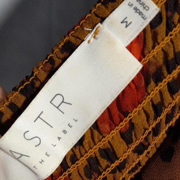 ASTR THE LABEL - SHORT TOP - LEOPARD RED - MEDIUM (EUC) - Picture 3 of 3